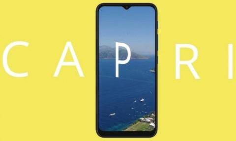Смартфон Motorola Capri с дисплеем и фоном океана