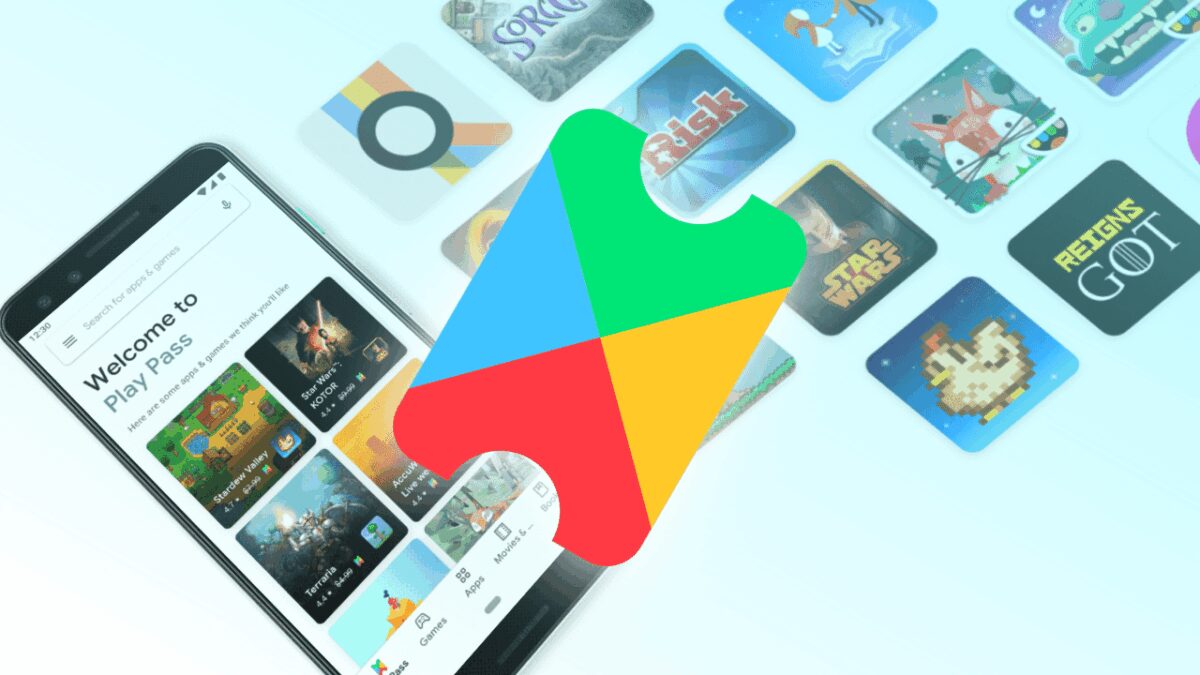 Подписка Google Play Pass теперь доступна в России 3 Мобильный телефон Samsung с интерфейсом Google Play Pass и логотипом Google