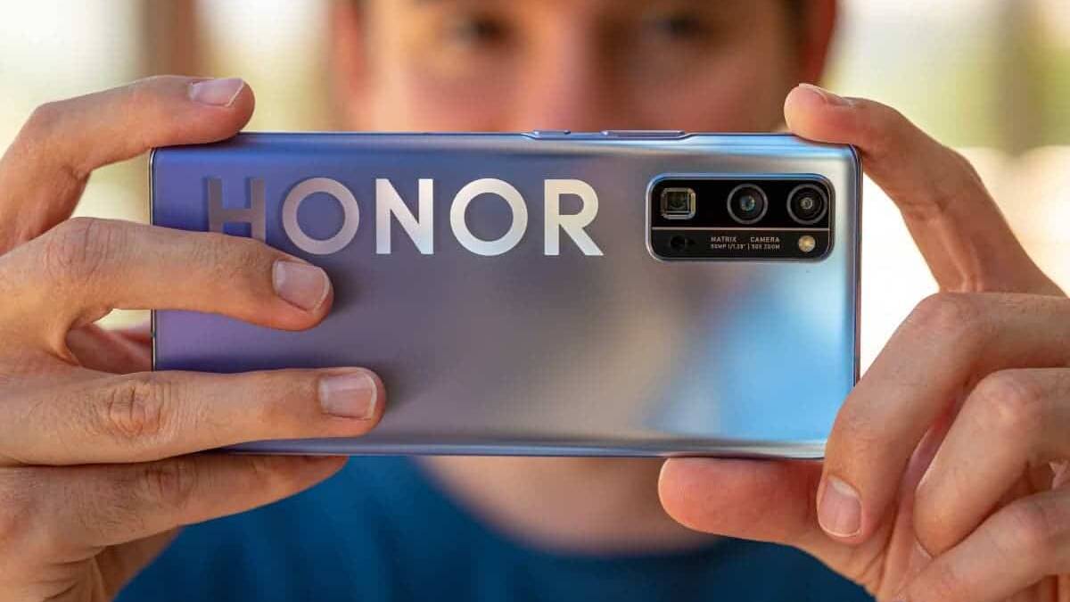 Теперь смартфоны Honor будут делать на Qualcomm Snapdragon 4 Нови кнопочный телефон HMD с функциями ИИ и видеозвонков