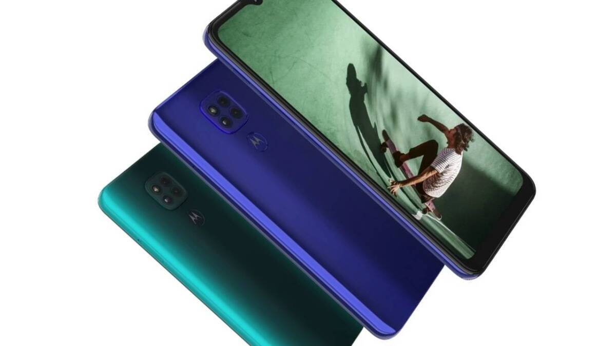 Смартфон Motorola с тремя камерами и ярким дисплеем на упаковке флагмана Snapdragon 888