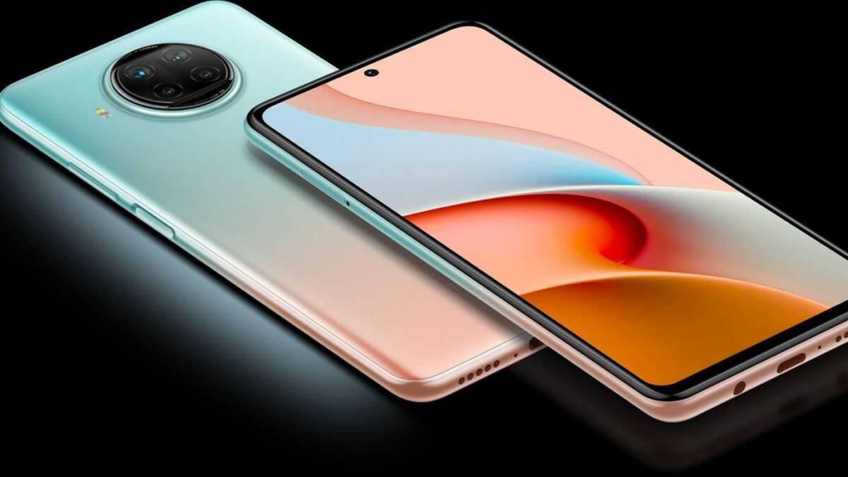 Смартфон Samsung Galaxy Note 20 Ultra с дисплеем и камерой