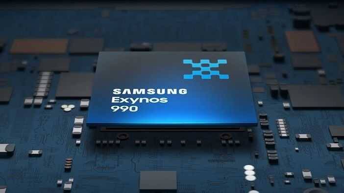 Чип Samsung Exynos 990 на компьютерной плате