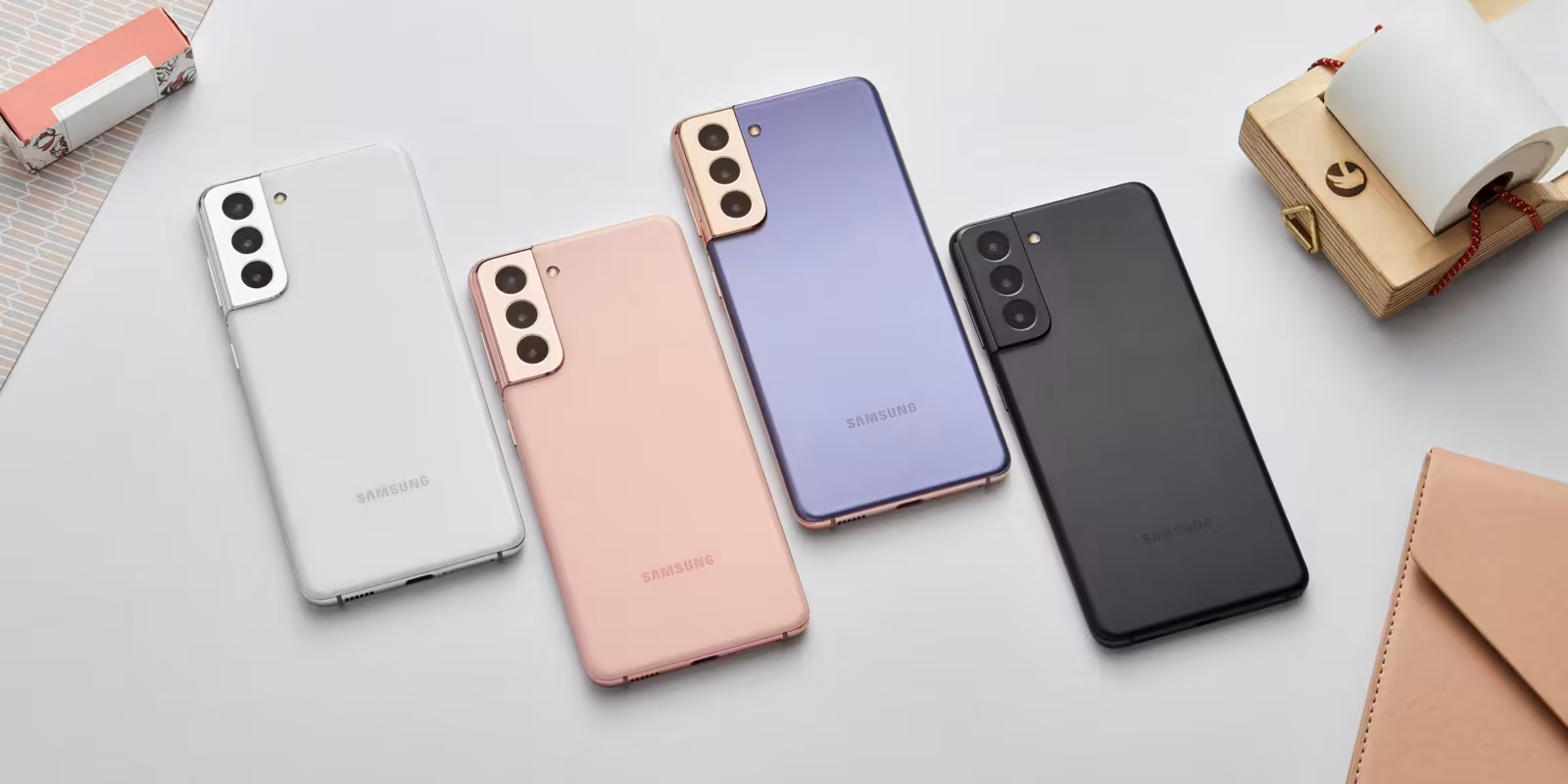 Флагманские смартфоны Galaxy S21 поступили в продажу в России 3 03 galaxys21 violet pink gray white 1 201230030423