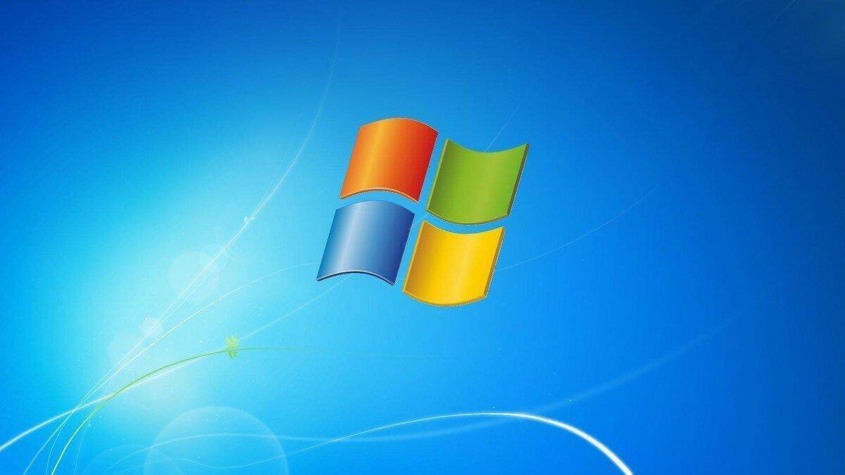 Рабочий стол Windows 7 с логотипом Microsoft на фоне обновления от Microsoft