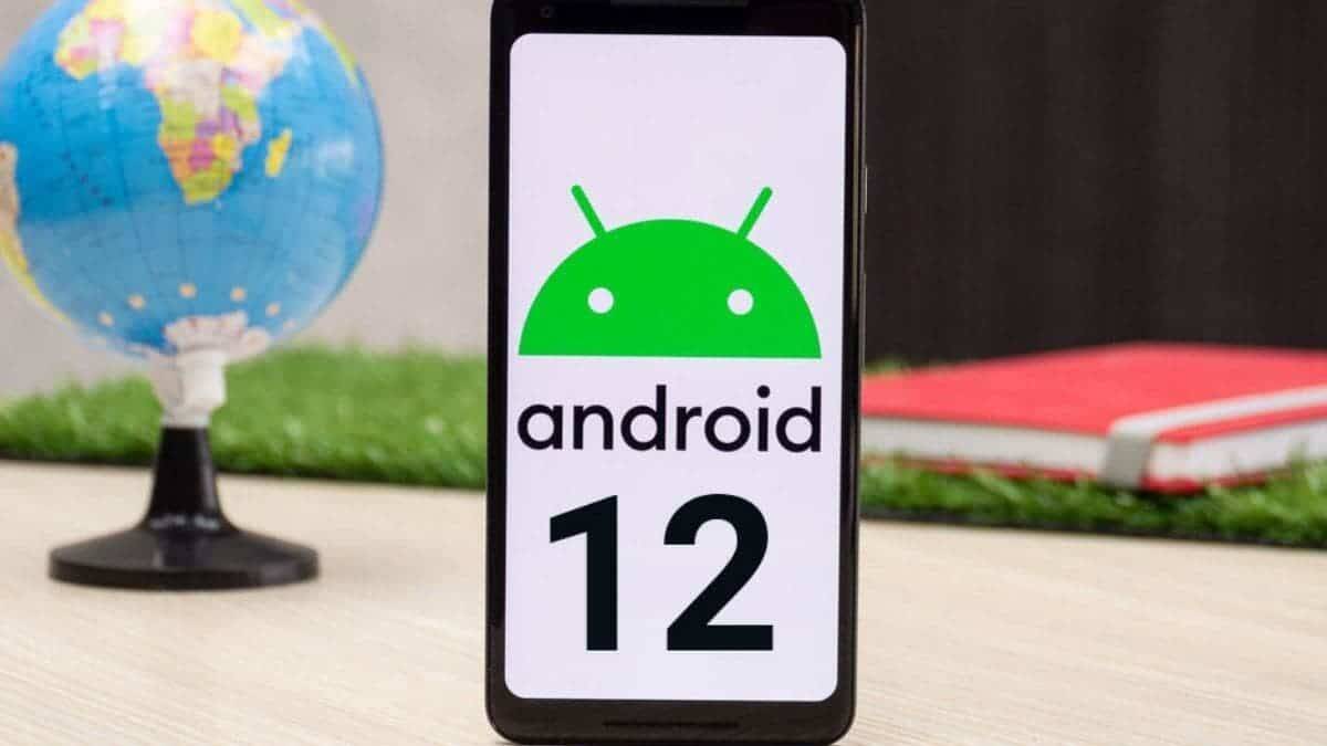 В Android 12 пользователи смогут блокировать доступ приложений к Интернету 4 Смартфон Xiaomi Mi 11 с логотипом Android 12 на дисплее