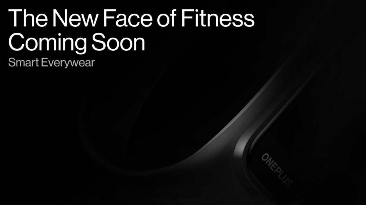 Черный фитнес-браслет OnePlus с дисплеем и боковым элементом