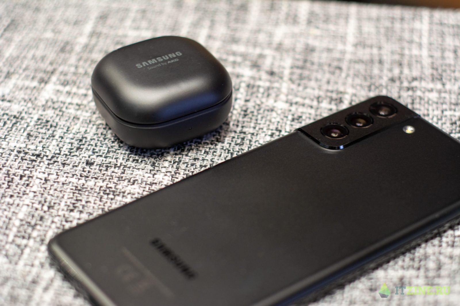 Samsung сделал наушники Galaxy Buds Pro и метку Smart Tag 2 Задняя часть iPhone 12 в защитном чехле Moshi Altra