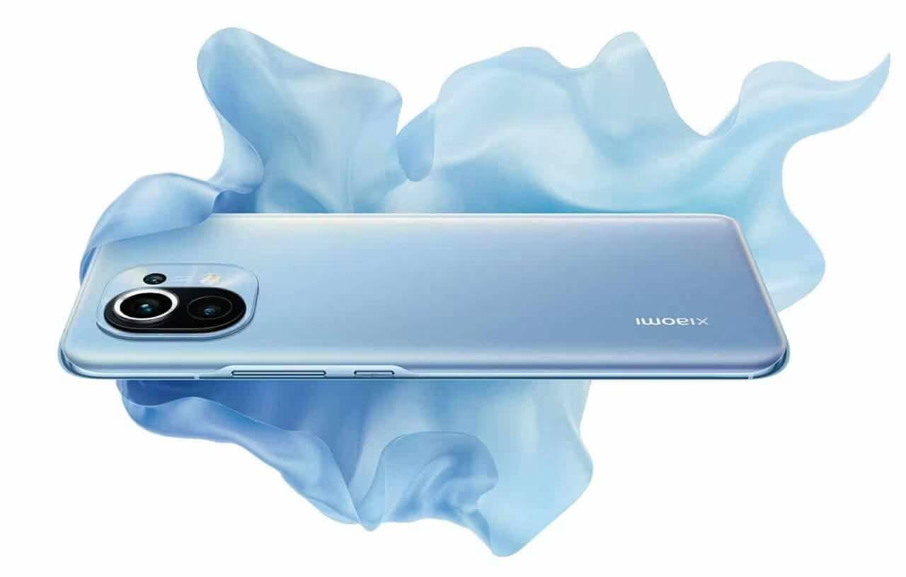 Рассветный голубой цвет серии Huawei P50 с тройной камерой спереди и сбоку