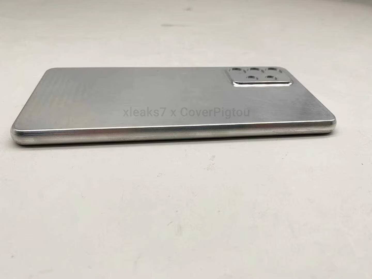 Задняя панель смартфона Google Pixel алюминиевый корпус