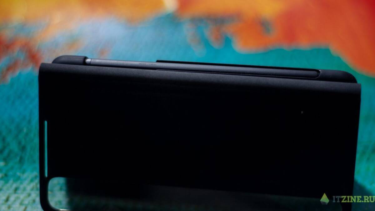 Часть задней панели Samsung Galaxy S21 Ultra черная поверхность