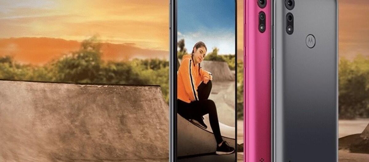 Motorola Moto E6i: задняя панель смартфона с тремя камерами