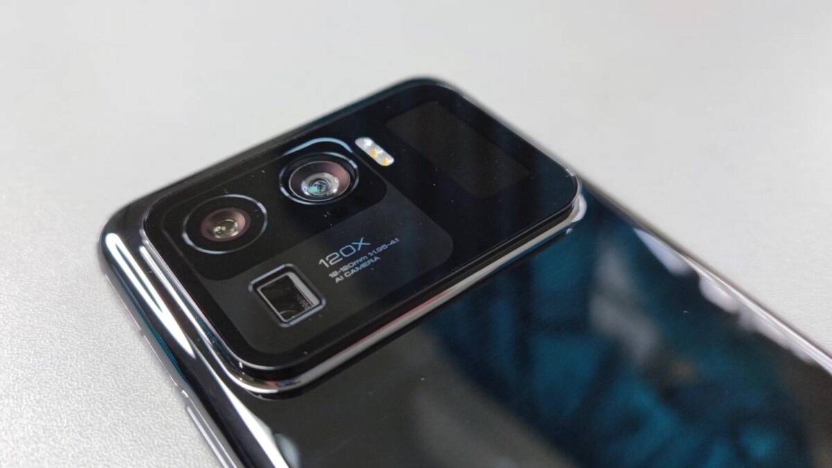 Задняя камера Xiaomi Mi 11 Ultra с двумя объективами и дисплеем для селфи