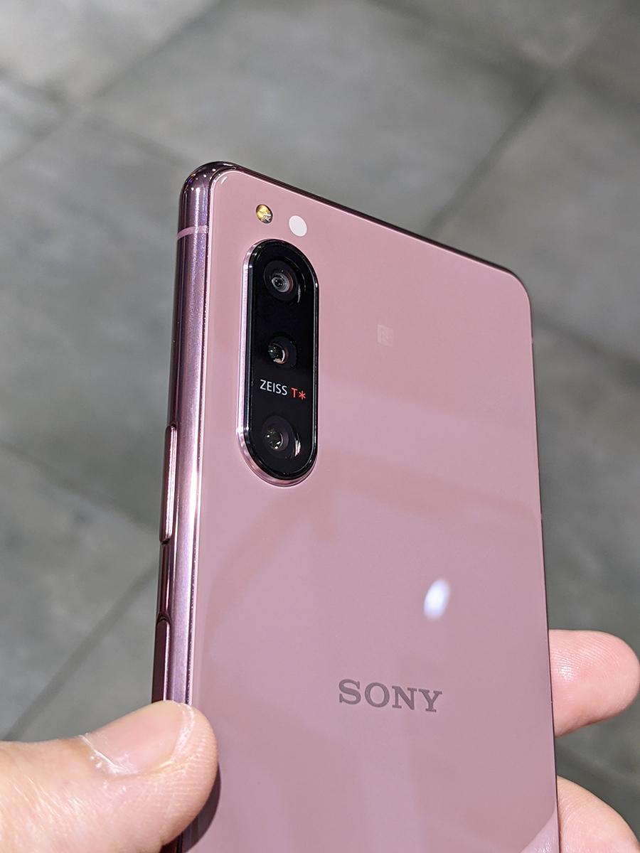 Sony представила новую расцветку смартфона Xperia 5 II 5 sony xperia 5 ii hands on 14