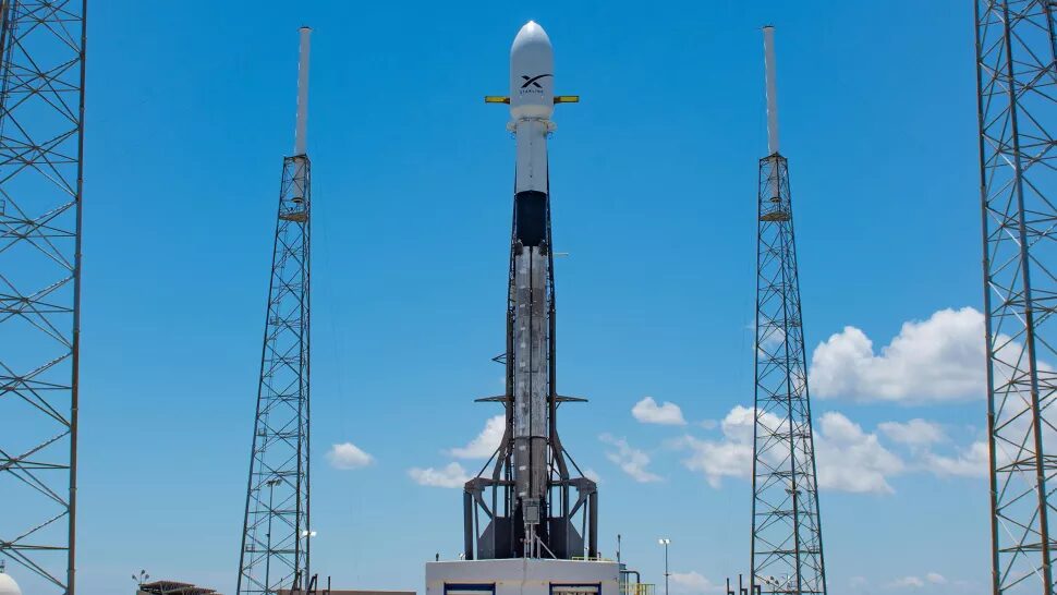 Запуск отложен. SpaceX запускает ещё 60 интернет-спутников Starlink 2 Запуск ракеты Starship SpaceX на космодроме в небе