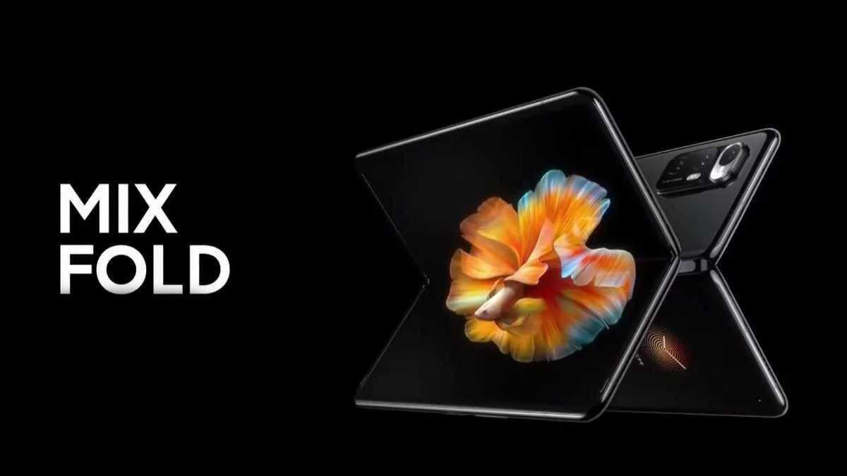 Смартфон Xiaomi Mi Mix Fold в раскрытом виде: складной экран с яркой цветной подсветкой