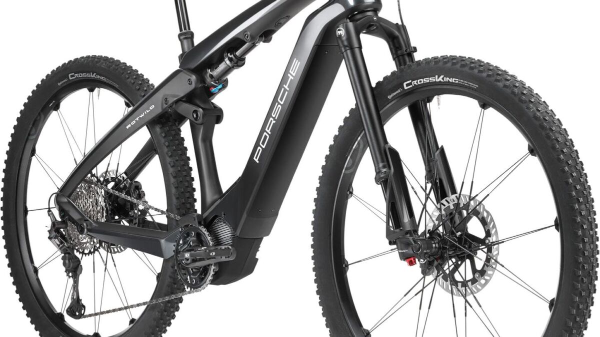 Электровелосипед Porsche с черным корпусом и ведущими шинами