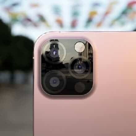 Задняя камера iPhone 12s Pro розового цвета крупным планом