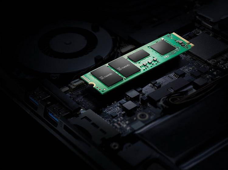 Новая серия SSD-накопителей от Intel: до 2 Тбайт QLC и до 3500 Мбайт/с 2 SSD-накопитель Intel с памяти QLC на материнской плате