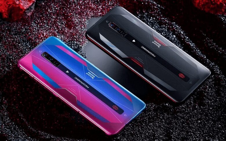 Игровой смартфон Nubia Red Magic 6 и Red Magic 6 Pro на тёмной поверхности с цветными акцентами