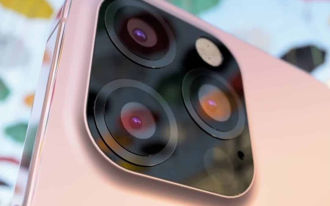 Задняя камера iPhone 12s Pro в розовом цвете крупным планом