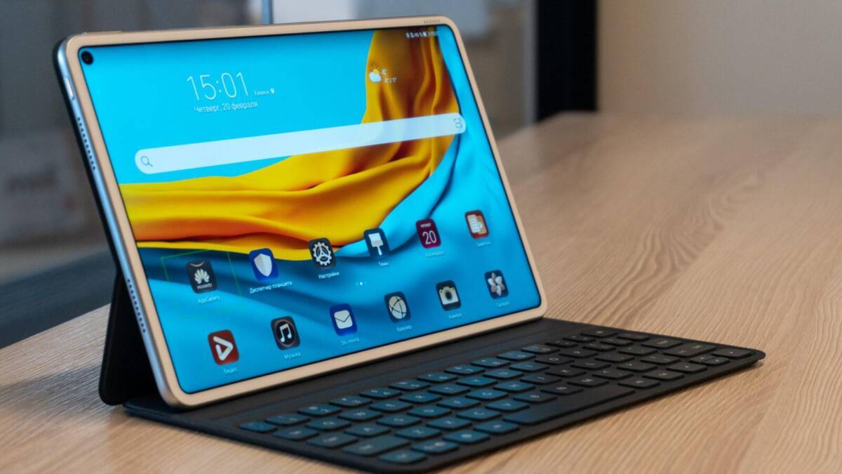 Планшет Huawei MatePad Pro 2 с клавиатурой на экране, демонстрация интерфейса