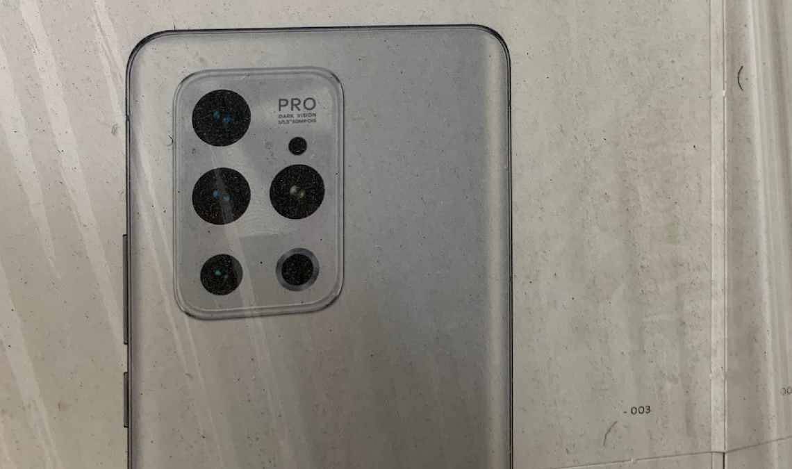 Meizu 18 Pro прибудет с очень продвинутой камерой 5 Задняя часть Meizu 18 Pro с четырьмя камерами