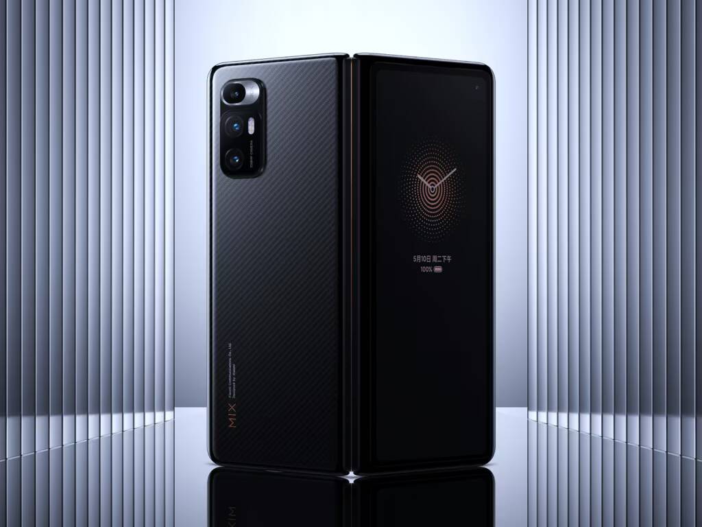 Xiaomi представила складной Mi MIX FOLD 5 Складной смартфон Xiaomi Mi MIX FOLD с трёхкамерной системой и гибким экраном