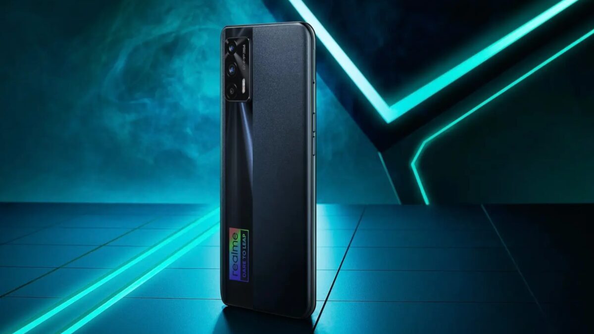 Задняя панель Realme GT Neo с камерой и логотипом