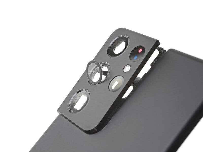 Samsung Galaxy S21 Ultra провалил тест на ремонтопригодность 9 Камера Samsung Galaxy S21 Ultra с металлическим обрамлением