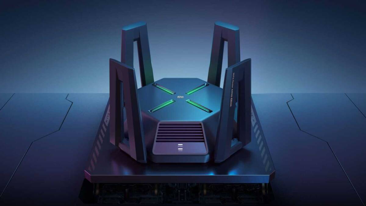 Роутер Xiaomi AX9000 с четырьмя антеннами в центре