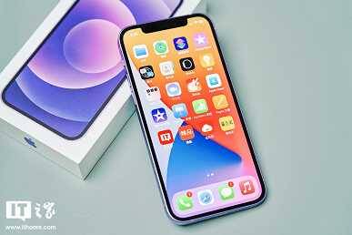 Фиолетовый iPhone 12 показали во всей красе 8 Интерфейс приложения Яндекс Музыка на умных часах Samsung Galaxy Watch