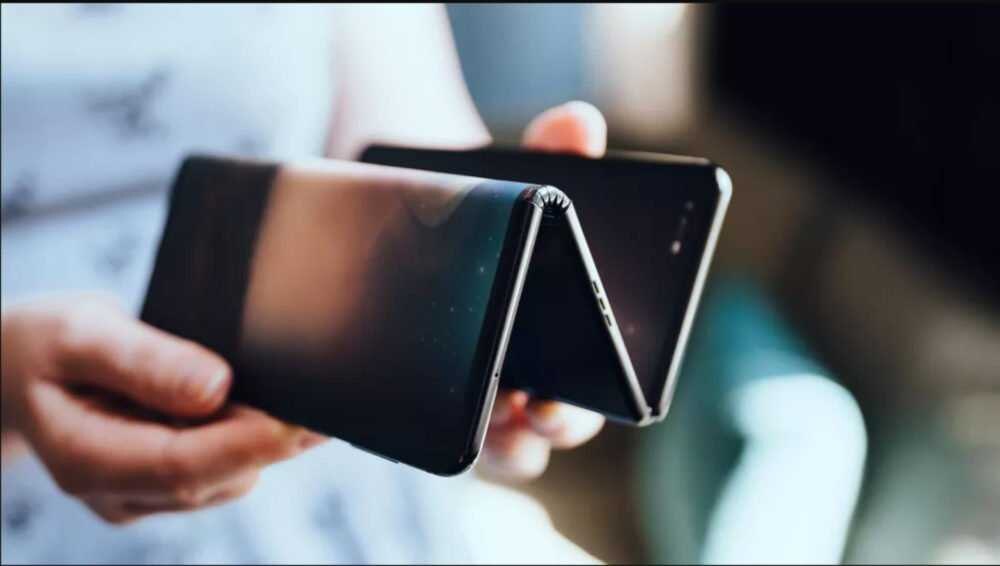 1618817007 tcl zigzag foldable phone prototype 1000x566 1