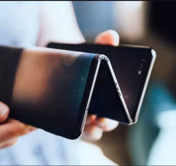 1618817007 tcl zigzag foldable phone prototype 1000x566 1