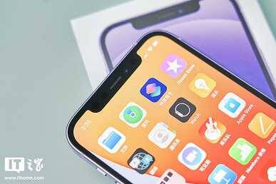 Фиолетовый iPhone 12 показали во всей красе 11 Интерфейс Яндекс Музыка на Samsung Galaxy Watch показывается на дисплее часы