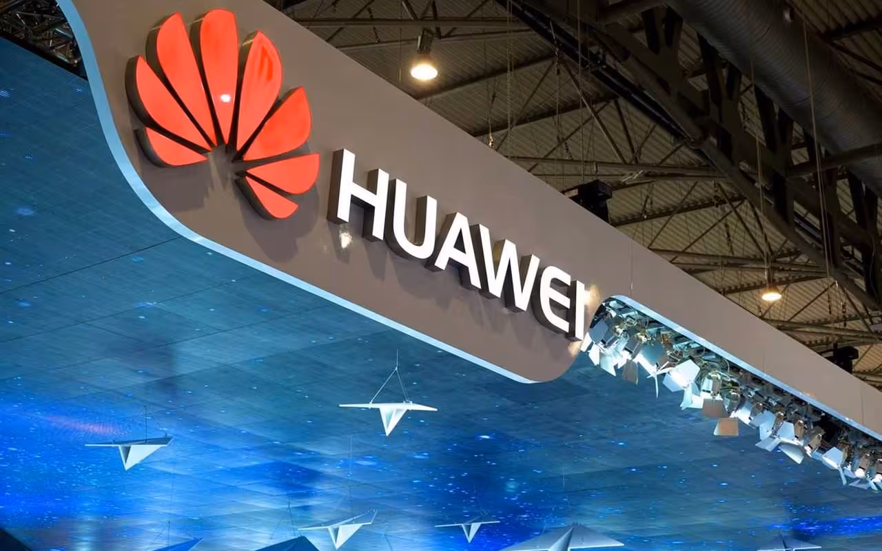 Huawei перестанет класть в комплект зарядный адаптер 3 56cd92186d6cf