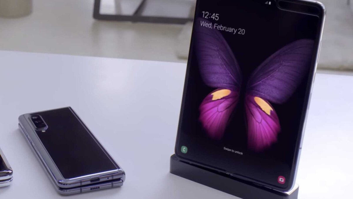 galaxy fold live shot samsung promo large