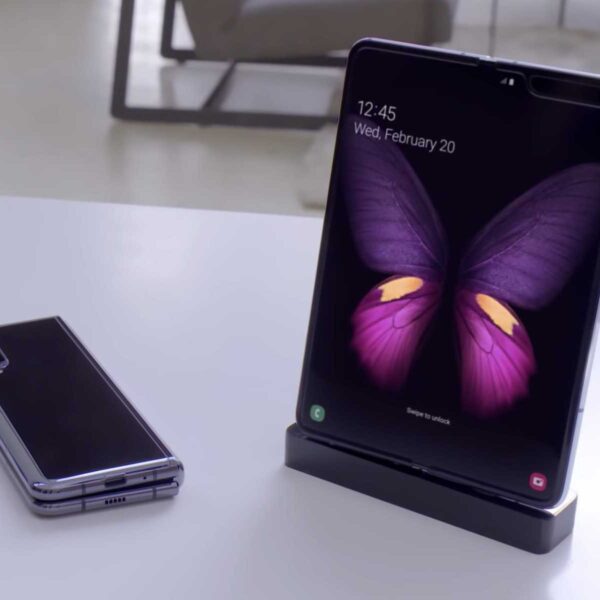 galaxy fold live shot samsung promo large