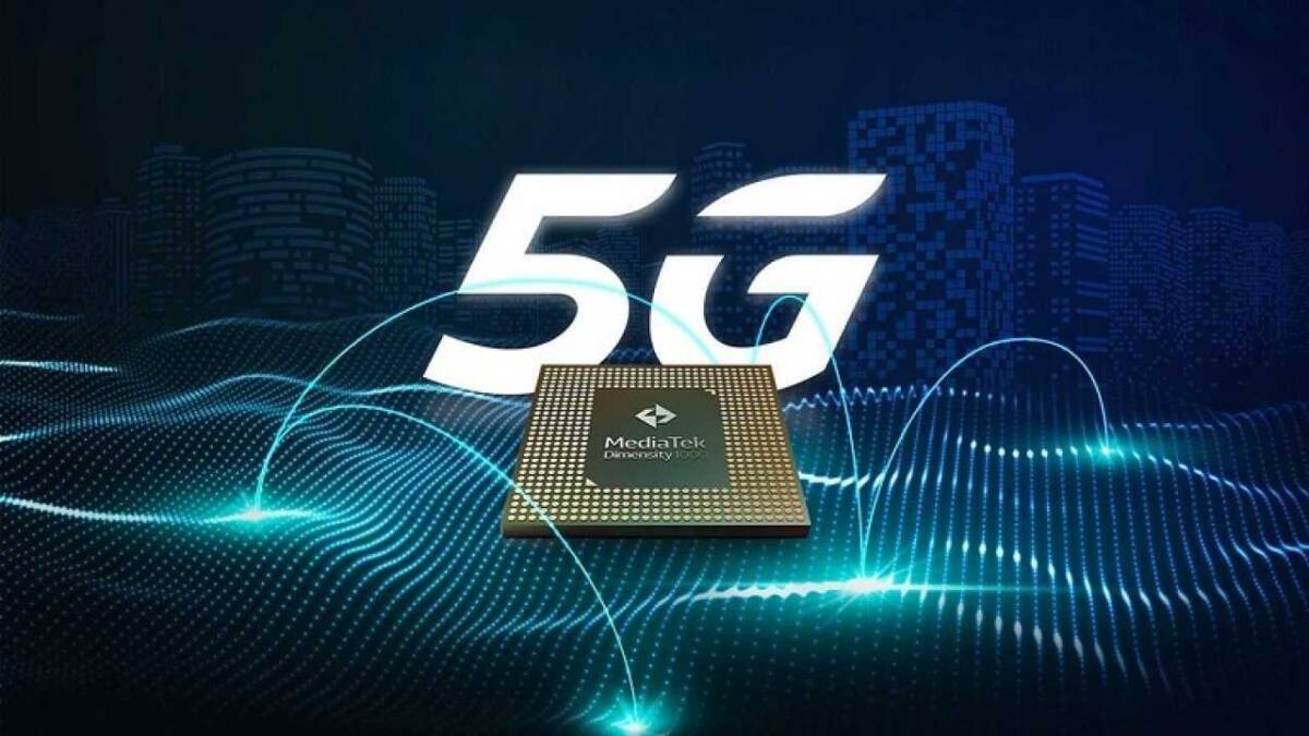 Процессор MediaTek Dimensity 1000 с поддержкой 5G на фоне графики сети и городских зданий