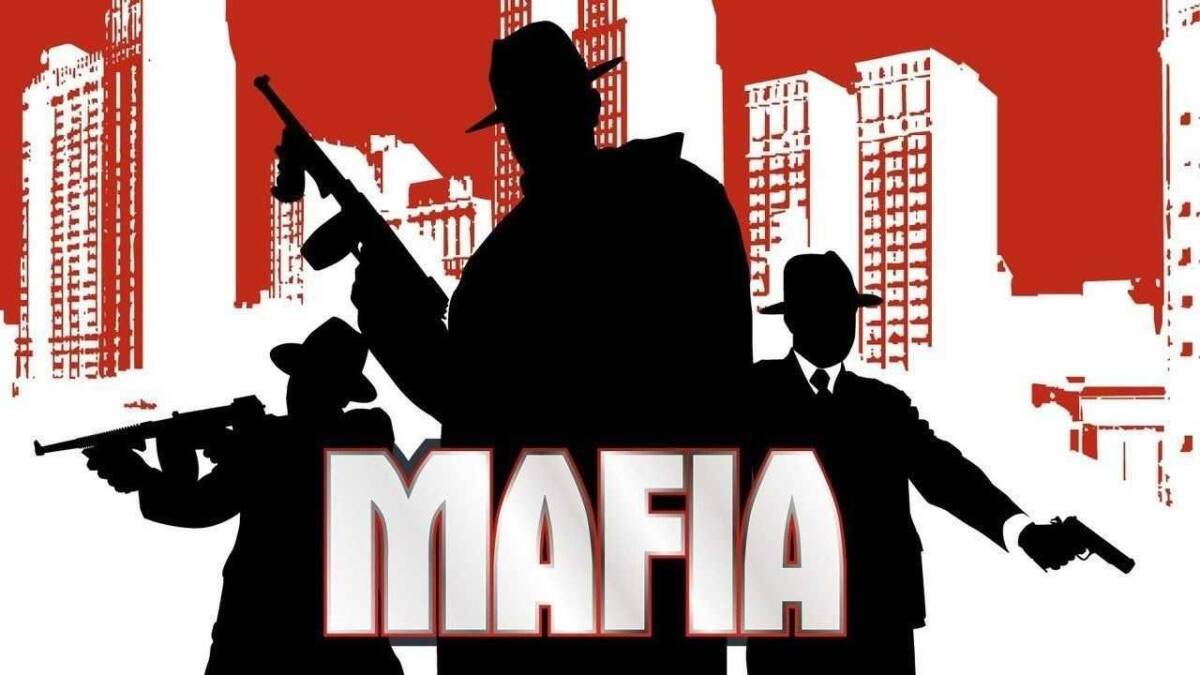 Обложка игры Mafia со скриншотными силуэтами мафии с оружием на фоне ночного города