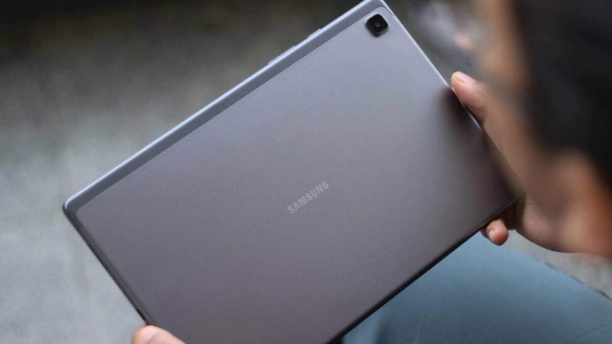 Samsung Galaxy Tab A7 Lite показали со всех сторон: планшет Samsung с разными ракурсами корпуса