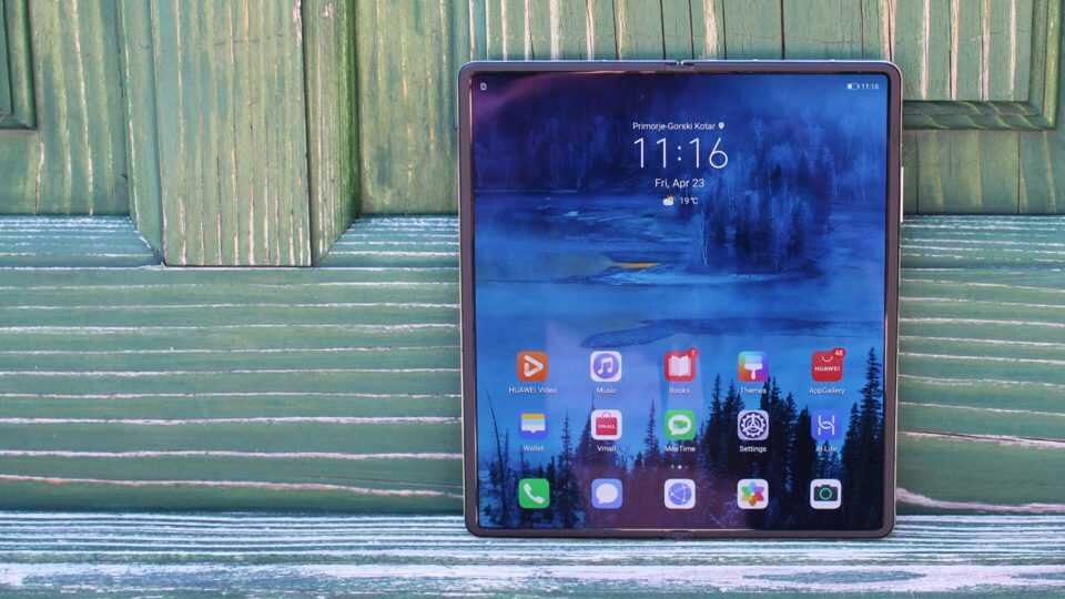 huaweis mate x2 is a gorgeous foldable phone most people sho 26w5.960