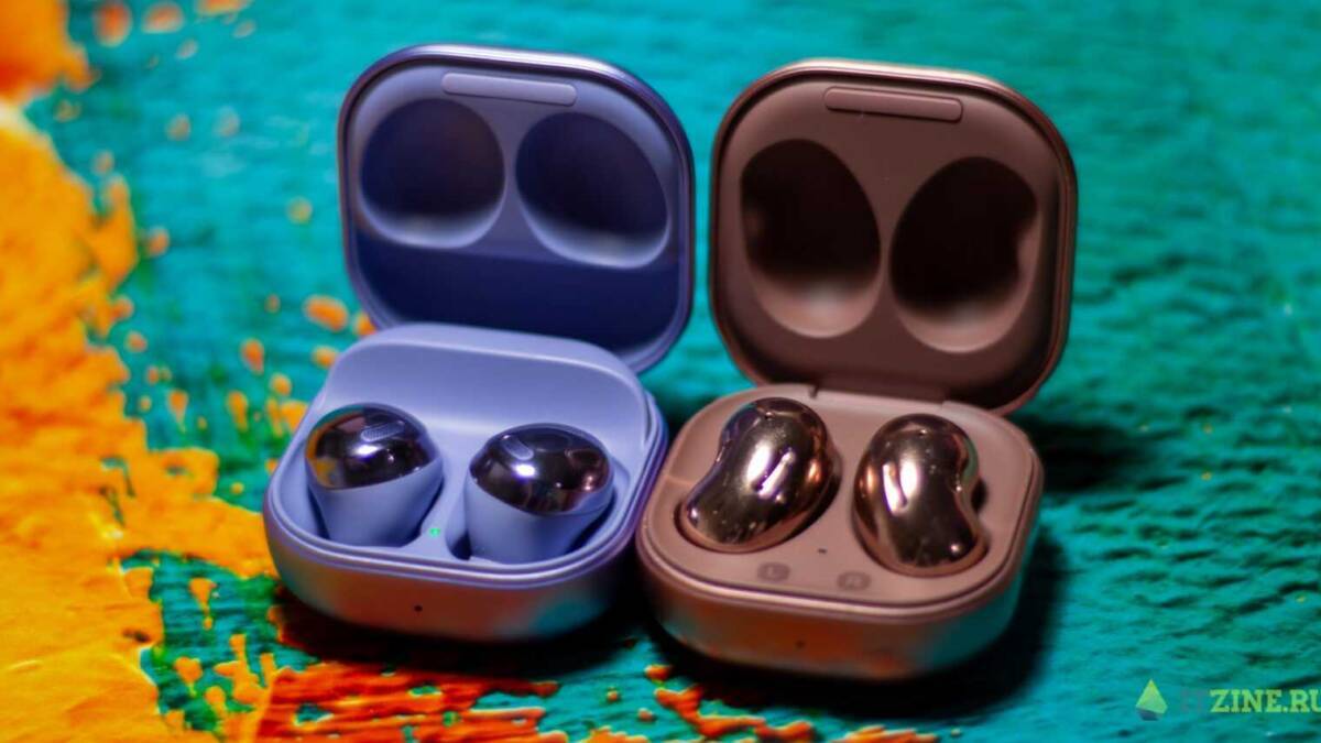 Наушники Samsung Galaxy Buds Pro в кейсах ярких цветов