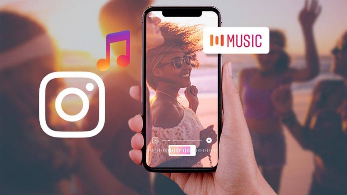 Смартфон с экраном Instagram сториз в России: руки держат телефон с интерфейсом добавления музыки
