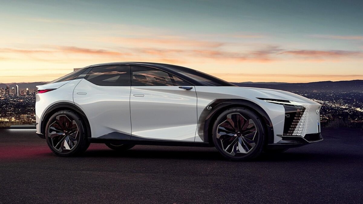Серийный автомобиль Lexus LF-Z появится через 14 месяцев 4 2021 lexus lfz 0015