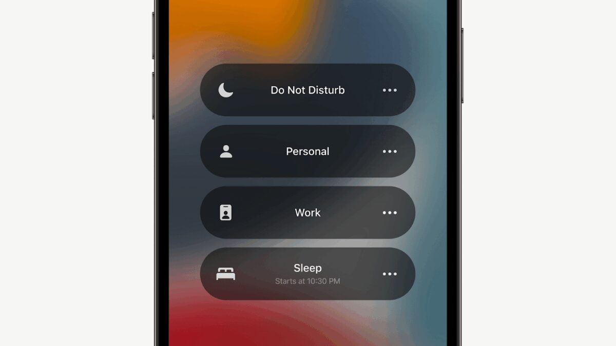 Экран iPhone с меню режимов чтения и уведомлений