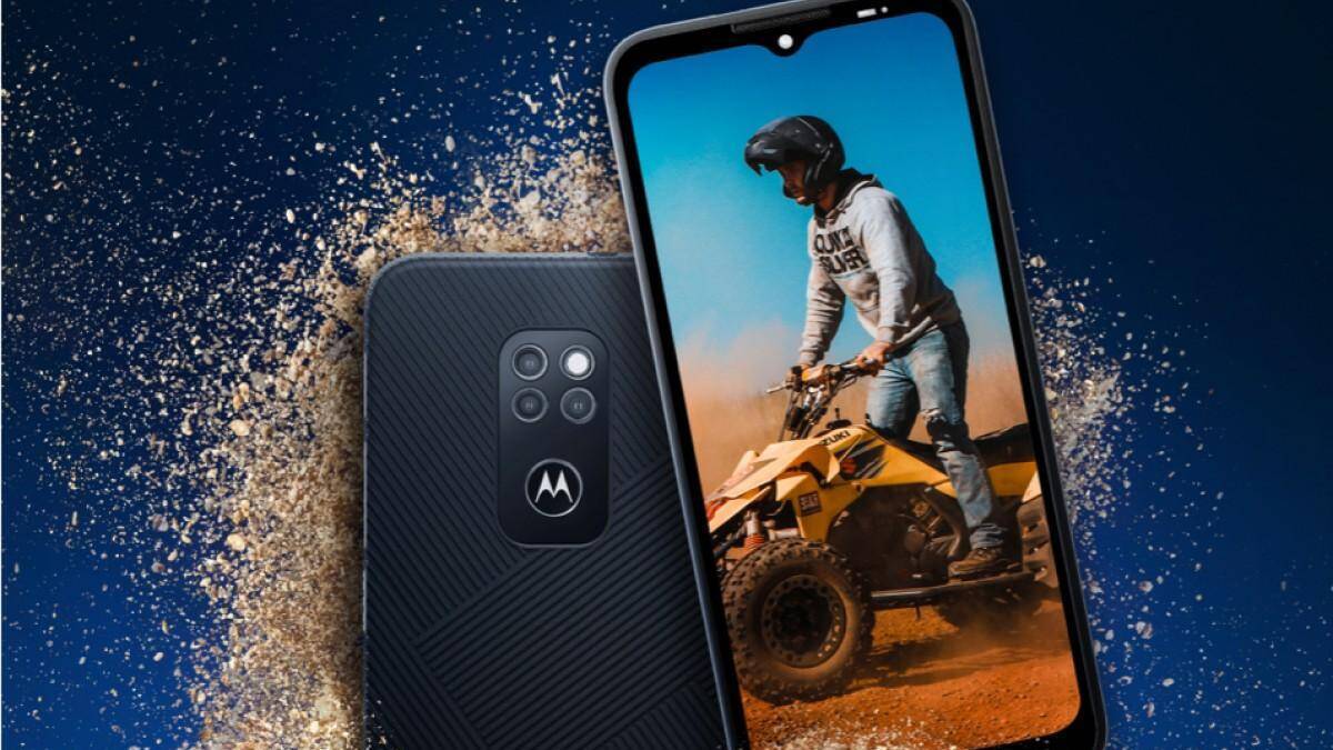 Защищённый смартфон Motorola Defy с задней камерой и корпусом
