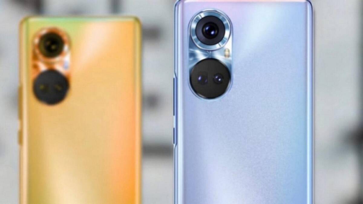 Синий смартфон Honor 50 с тремя камерами на задней панели