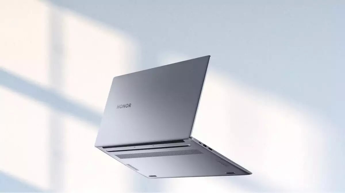 Ноутбуки HONOR MagicBook X увеличили долю HONOR на 4,8% 3 Ноутбук Honor MagicBook X, закрытая крышка с логотипом