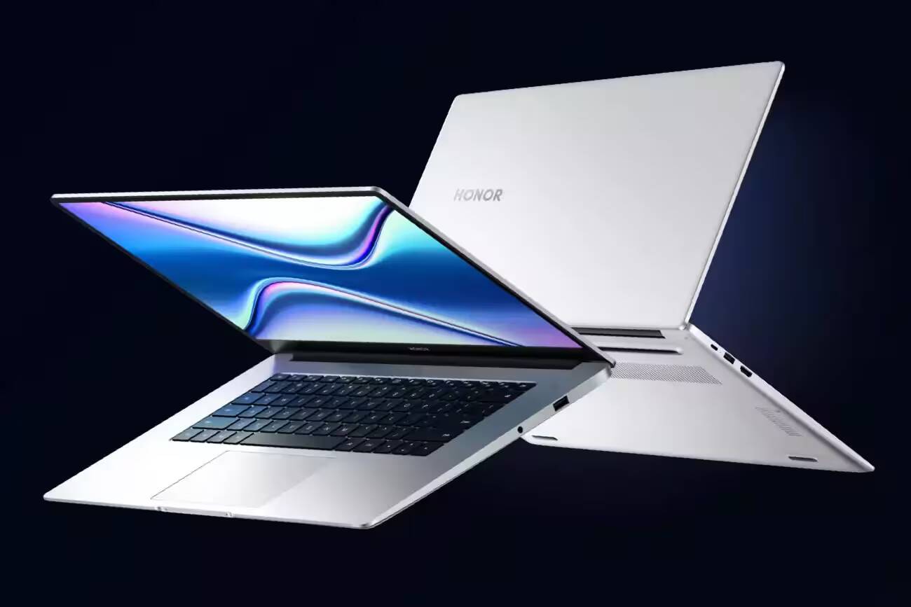 Легкий ноутбук Honor MagicBook X с открытым экраном и клавиатурой