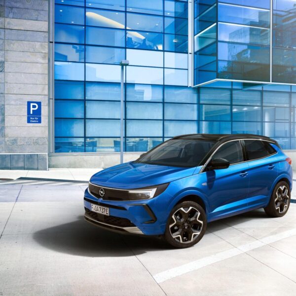 novyj opel grandland 1